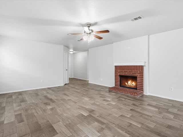 904 Grant Street, Burleson, TX 76028