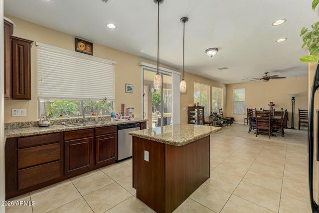 265 W BLUE LAGOON Drive, Casa Grande, AZ 85122