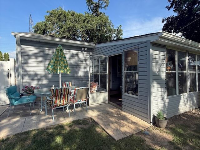 216 Linden Avenue, Romeoville, IL 60446