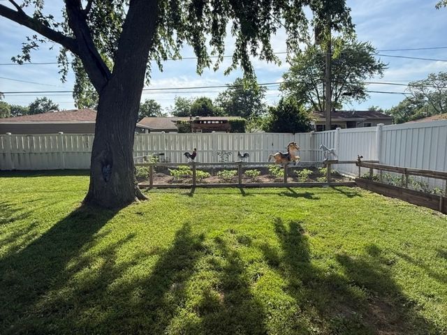 216 Linden Avenue, Romeoville, IL 60446
