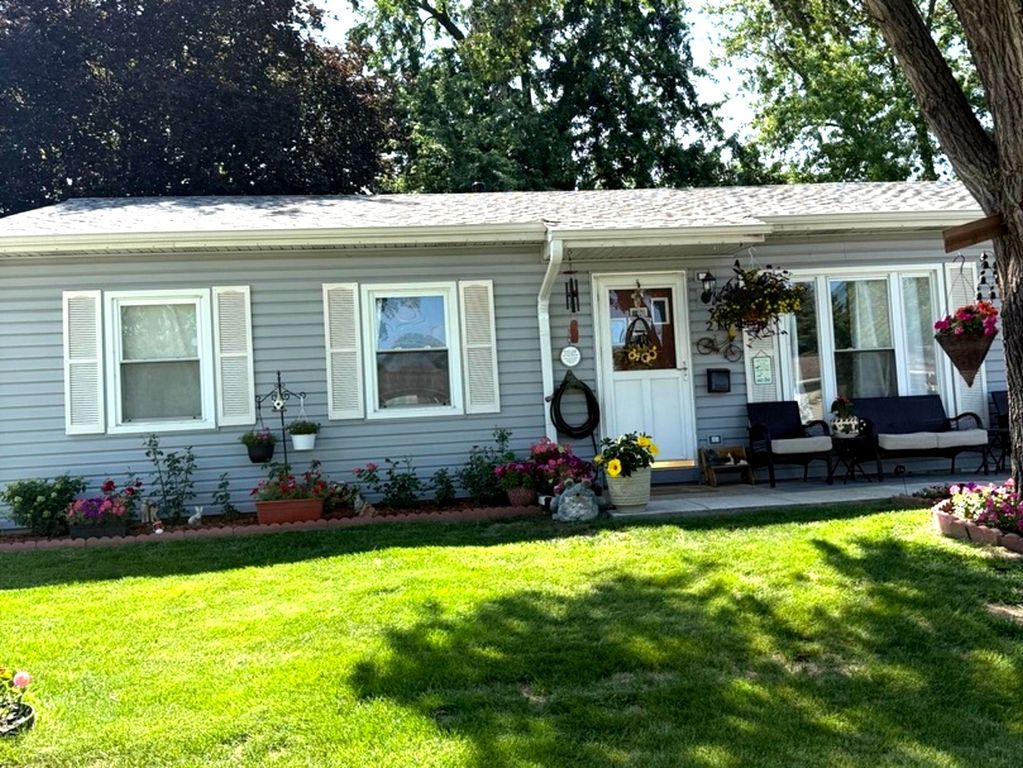 216 Linden Avenue, Romeoville, IL 60446
