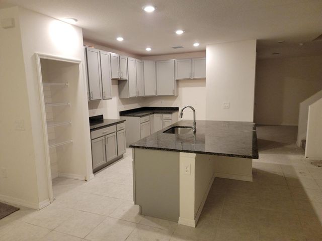 5874 NW Hann Drive, Port St. Lucie, FL 34986