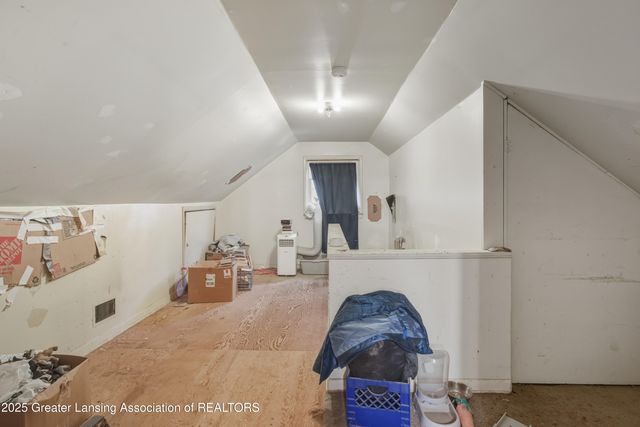 5902 Hilliard Road, Lansing, MI 48911