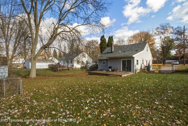 5902 Hilliard Road, Lansing, MI 48911