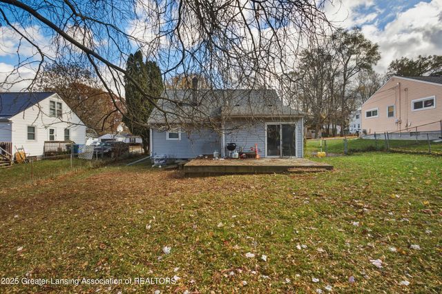 5902 Hilliard Road, Lansing, MI 48911