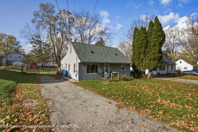 5902 Hilliard Road, Lansing, MI 48911