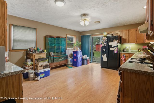 5902 Hilliard Road, Lansing, MI 48911