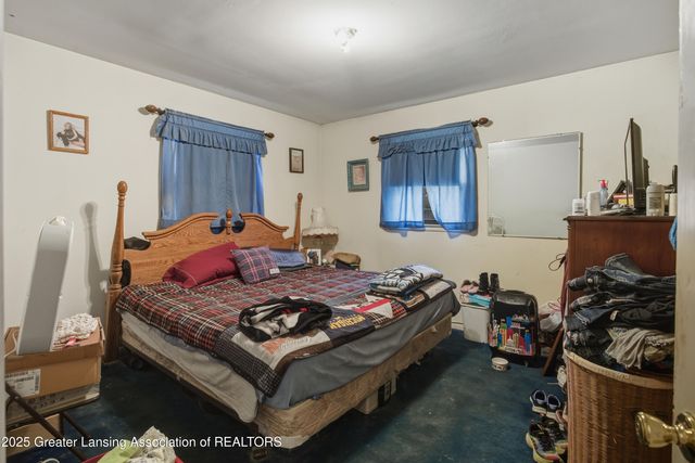 5902 Hilliard Road, Lansing, MI 48911