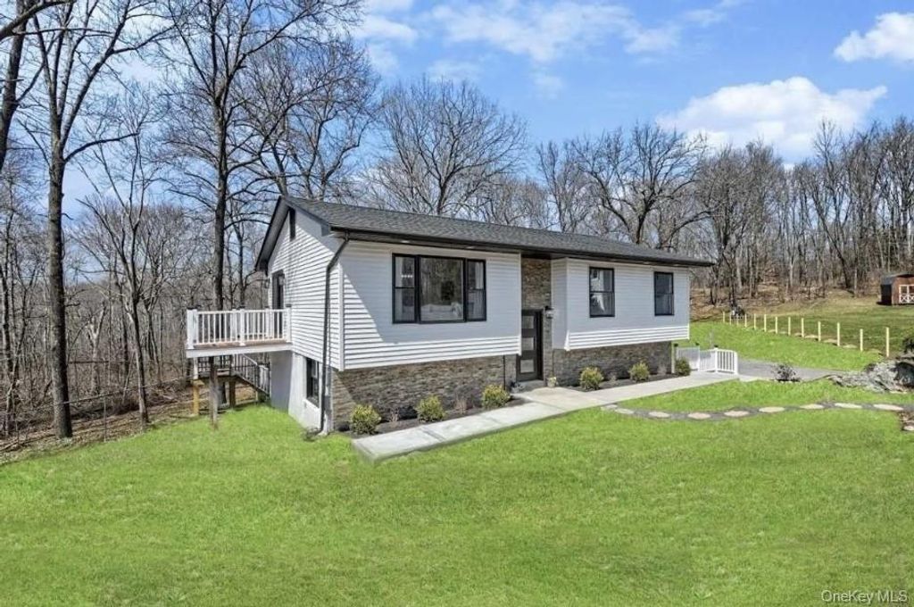 19 Rose Lane, Wappingers Falls, NY 12590