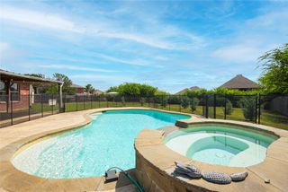 905 Hillside Circle, Justin, TX 76247