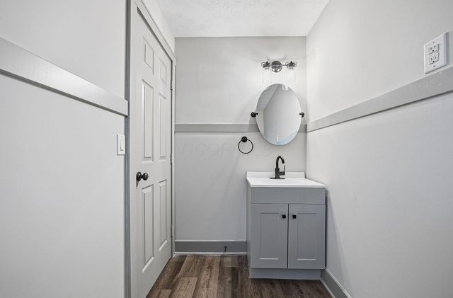 184 N Roys Avenue, Columbus, OH 43204