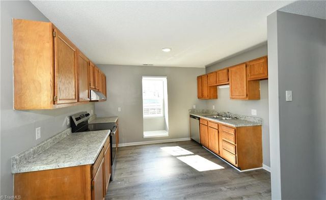 709 Pilgrim Ford Court, Clemmons, NC 27012