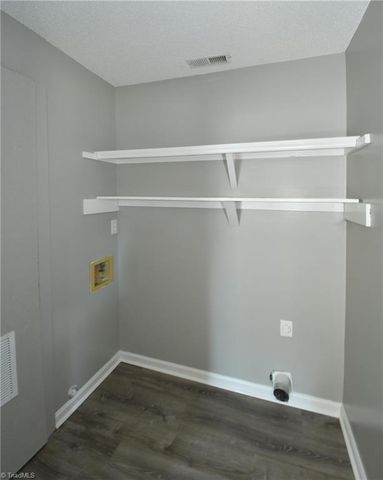 709 Pilgrim Ford Court, Clemmons, NC 27012