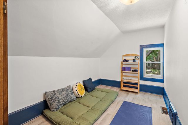 4327 Pillsbury Avenue S, Minneapolis, MN 55409