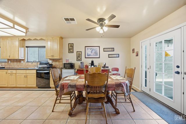 202 E Warren Street, Taft, CA 93268