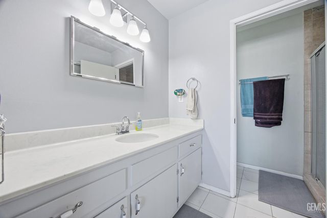 202 E Warren Street, Taft, CA 93268