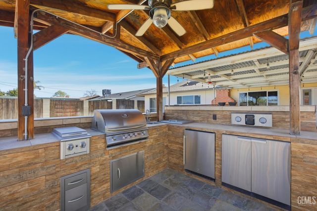 202 E Warren Street, Taft, CA 93268