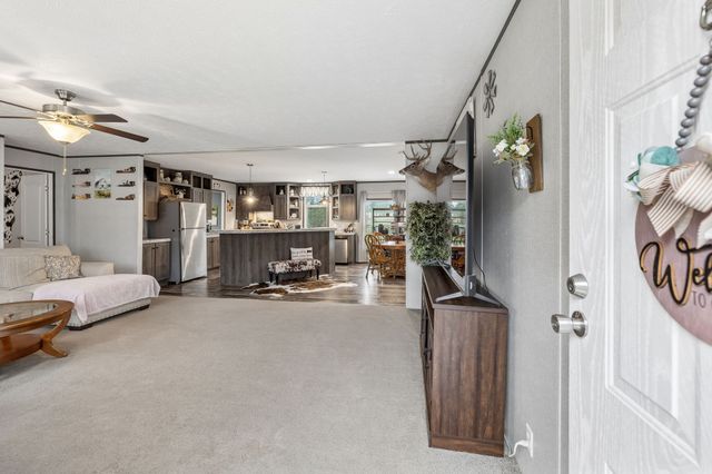 595 Days Rd, Lafayette, TN 37083