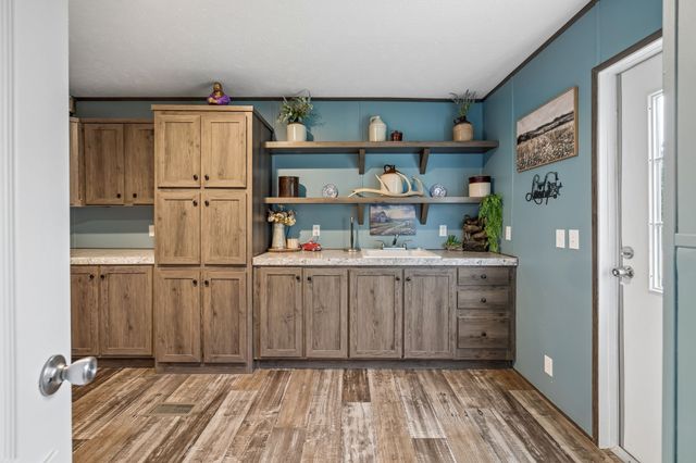 595 Days Rd, Lafayette, TN 37083