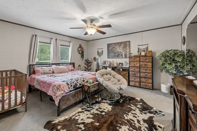595 Days Rd, Lafayette, TN 37083