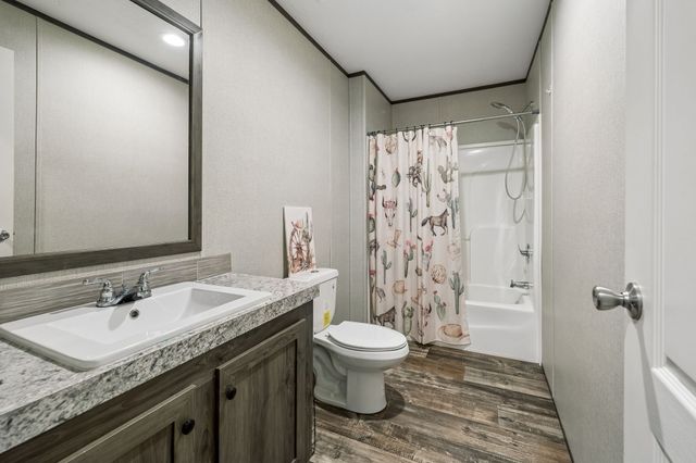 595 Days Rd, Lafayette, TN 37083