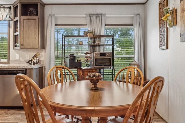 595 Days Rd, Lafayette, TN 37083