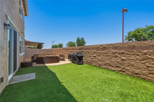 28460 Wild Rose Lane, Highland, CA 92346