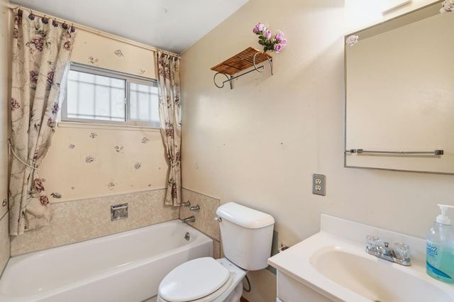 6324 Longdale Dr, North Highlands, CA 95660