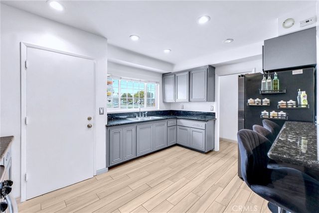 1510 W Orangethorpe, Fullerton, CA 92833