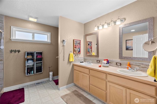 15537 SE 104th Place, Yelm, WA 98597