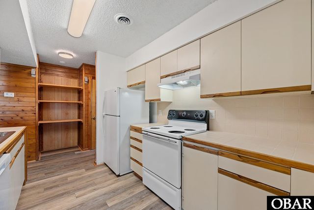 1711 Bobby Lee Trail, Kill Devil Hills, NC 27948