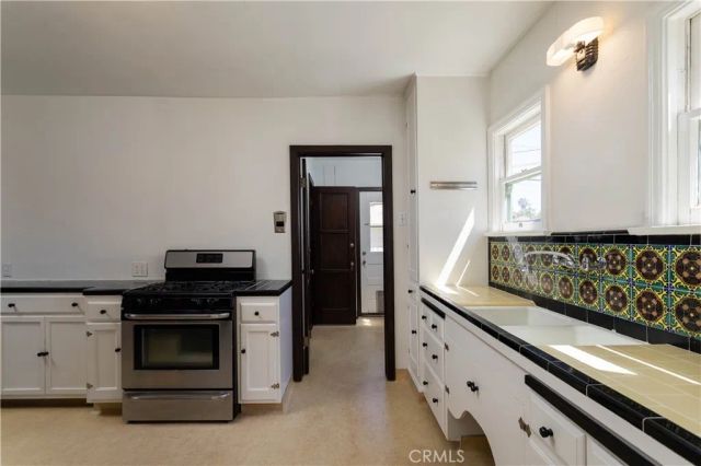 2824 Chestnut Avenue, Long Beach, CA 90806