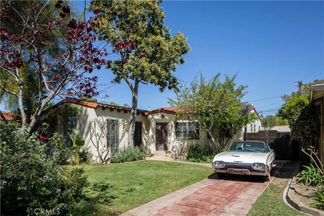 2824 Chestnut Avenue, Long Beach, CA 90806