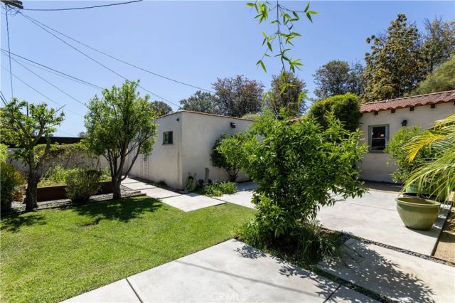 2824 Chestnut Avenue, Long Beach, CA 90806