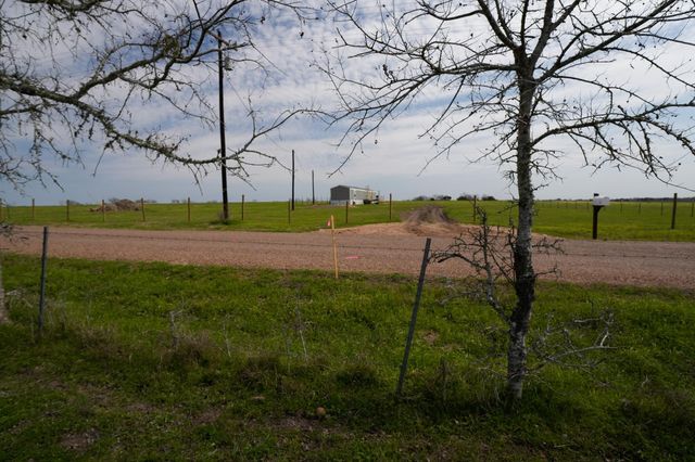 1011 Fm 956, Schulenburg, TX 78956