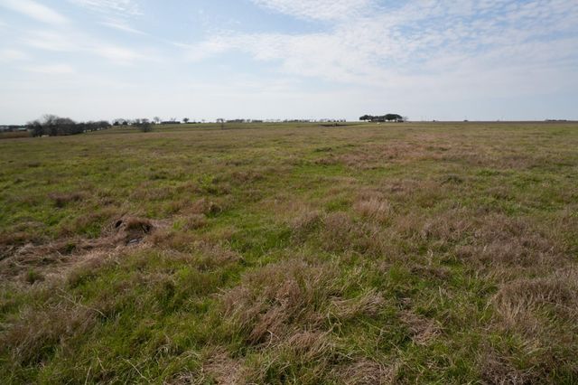 1011 Fm 956, Schulenburg, TX 78956