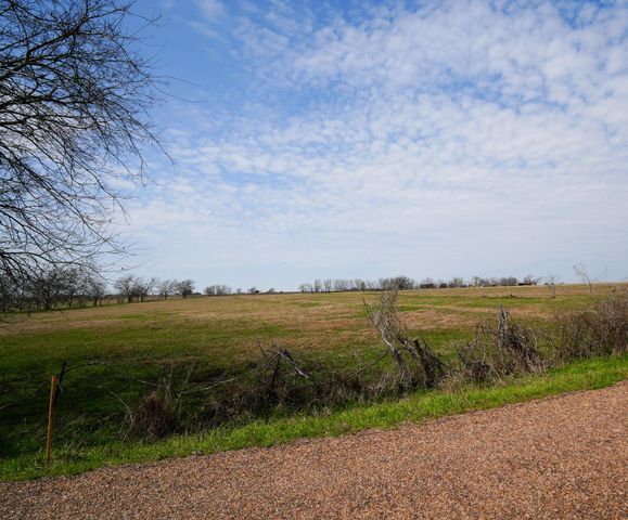 1011 Fm 956, Schulenburg, TX 78956