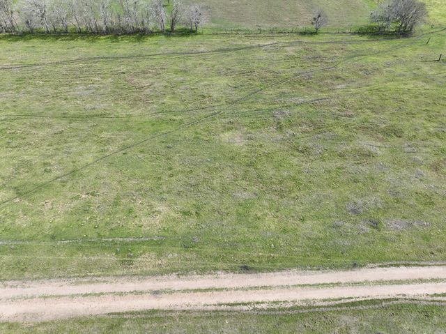 1011 Fm 956, Schulenburg, TX 78956