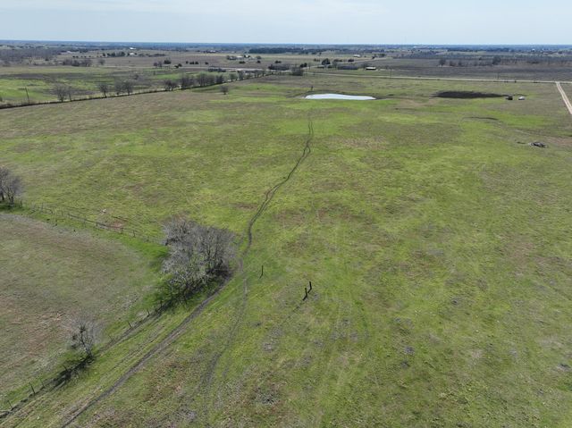 1011 Fm 956, Schulenburg, TX 78956