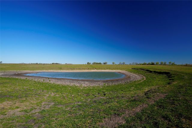 1011 Fm 956, Schulenburg, TX 78956