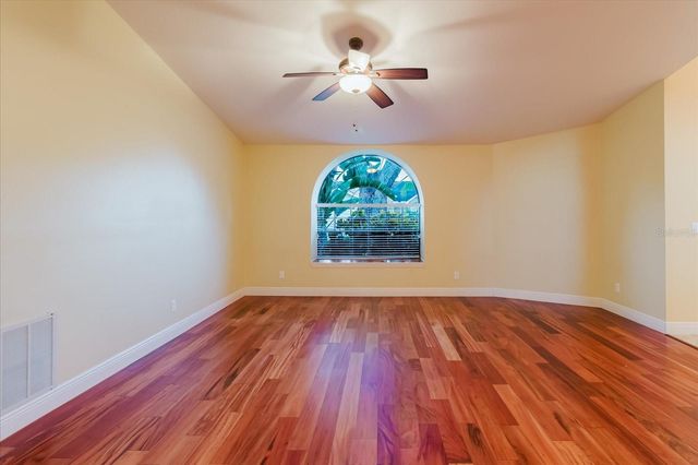 5617 FIELDSPRING AVENUE, New Port Richey, FL 34655