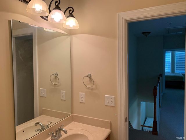 213 Legends Way, Chapel Hill, NC 27516