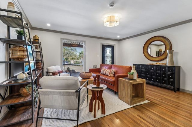 614 Marshalldell Avenue, Dallas, TX 75211