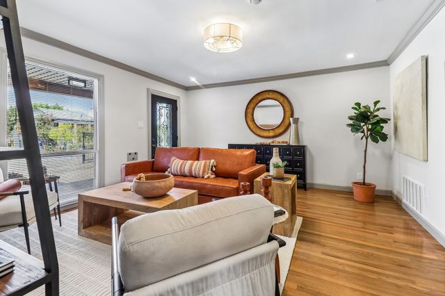 614 Marshalldell Avenue, Dallas, TX 75211