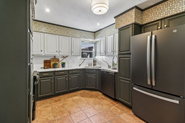 614 Marshalldell Avenue, Dallas, TX 75211