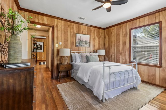 614 Marshalldell Avenue, Dallas, TX 75211