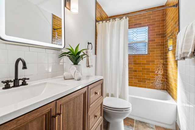614 Marshalldell Avenue, Dallas, TX 75211