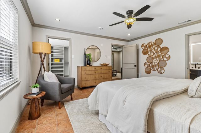 614 Marshalldell Avenue, Dallas, TX 75211