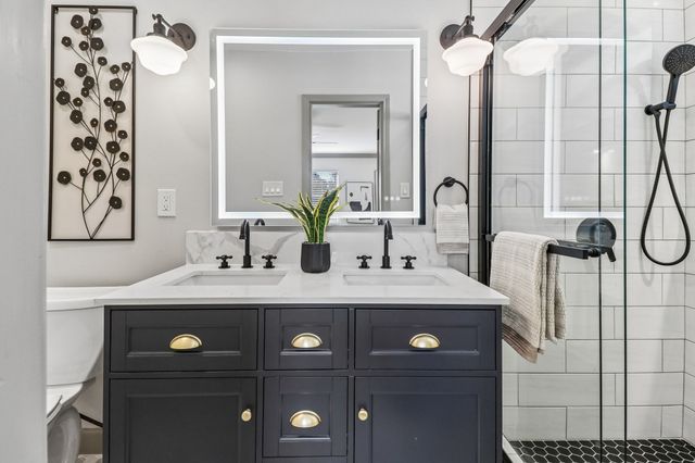 614 Marshalldell Avenue, Dallas, TX 75211
