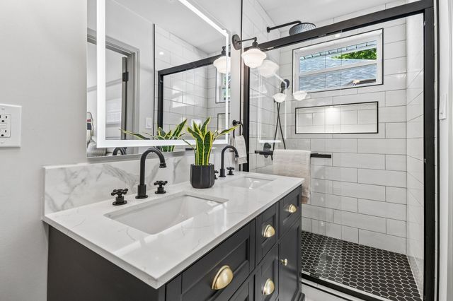 614 Marshalldell Avenue, Dallas, TX 75211